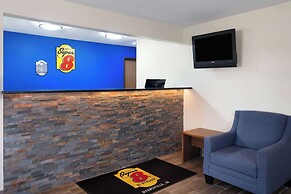 Super 8 by Wyndham Dyersville near Field of Dreams