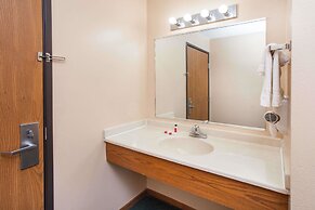 Super 8 by Wyndham Anamosa IA