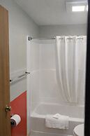 Super 8 by Wyndham Lewiston