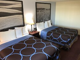 Super 8 by Wyndham Lewiston