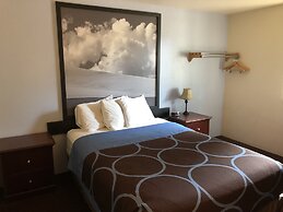 Super 8 by Wyndham Lewiston