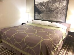 Super 8 by Wyndham Pocatello