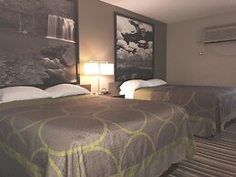 Super 8 by Wyndham Pocatello