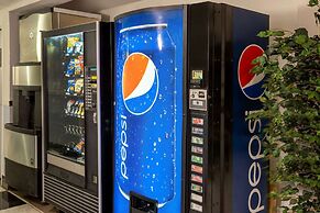 Super 8 by Wyndham Villa Rica