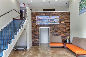 Days Inn by Wyndham Savannah Gateway I-95