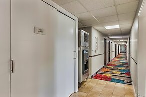 Days Inn by Wyndham Savannah Gateway I-95