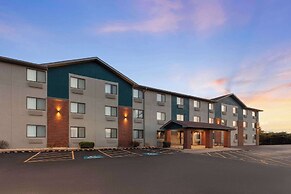 Super 8 by Wyndham Romeoville Bolingbrook