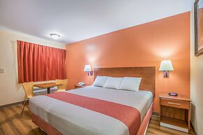 Rodeway Inn & Suites