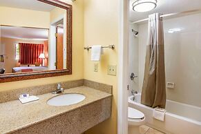 Rodeway Inn & Suites