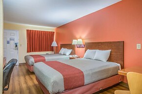 Rodeway Inn & Suites