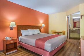 Rodeway Inn & Suites