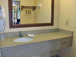 Rodeway Inn & Suites