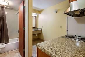 Rodeway Inn & Suites