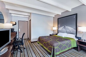 Super 8 by Wyndham Melbourne