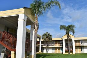 Super 8 by Wyndham Ocala I-75