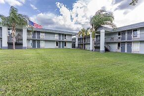 Super 8 by Wyndham Ocala I-75