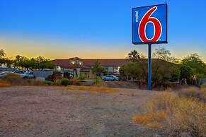 Motel 6 Apache Junction, AZ
