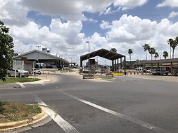 University Inn & Suites