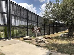 University Inn & Suites