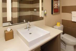 Staypineapple, Hotel Rose, Downtown Portland