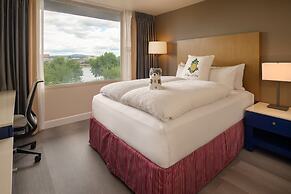 Staypineapple, Hotel Rose, Downtown Portland