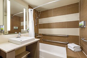 Staypineapple, Hotel Rose, Downtown Portland