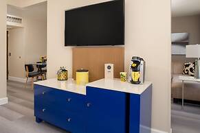 Staypineapple, Hotel Rose, Downtown Portland