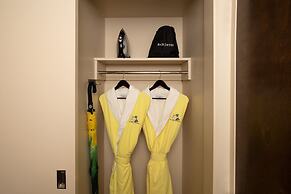 Staypineapple, Hotel Rose, Downtown Portland