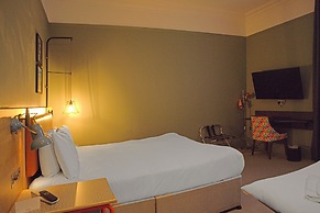 Bristol Grand Hotel By Sunday