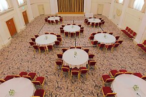 Bristol Grand Hotel By Sunday