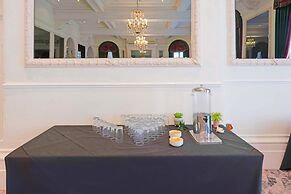 Bristol Grand Hotel By Sunday