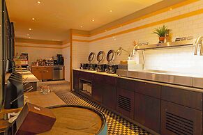 Bristol Grand Hotel By Sunday