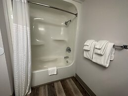 Travelodge by Wyndham Barrie