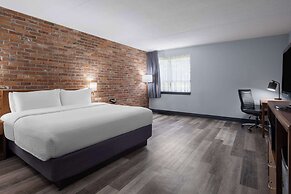 Travelodge by Wyndham Barrie