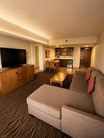 DoubleTree by Hilton Toronto Airport
