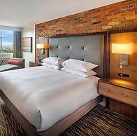 DoubleTree by Hilton Toronto Airport