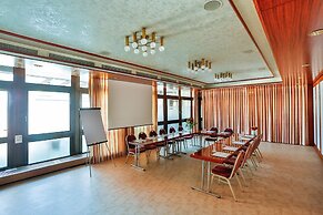 Best Living Hotel Arotel