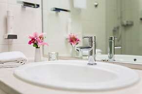 Best Living Hotel Arotel