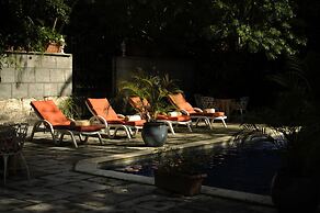 Graycliff Hotel And Restaurant