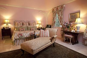 Graycliff Hotel And Restaurant