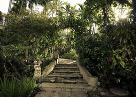 Graycliff Hotel And Restaurant