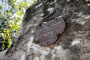 Graycliff Hotel And Restaurant