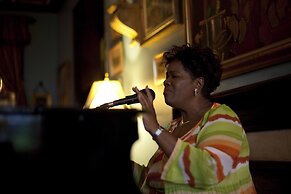 Graycliff Hotel And Restaurant