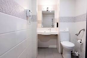 Hotel Kyriad Paris 10 Canal Saint Martin