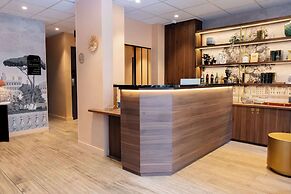 Hotel Kyriad Paris 10 Canal Saint Martin