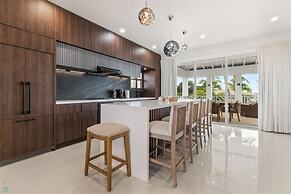 Romora Bay Resort & Marina