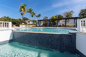 Romora Bay Resort & Marina