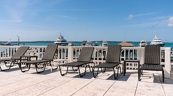 Romora Bay Resort & Marina