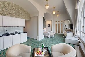 Hotel Savoy