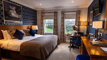 The Lakeside Hotel & Leisure Centre